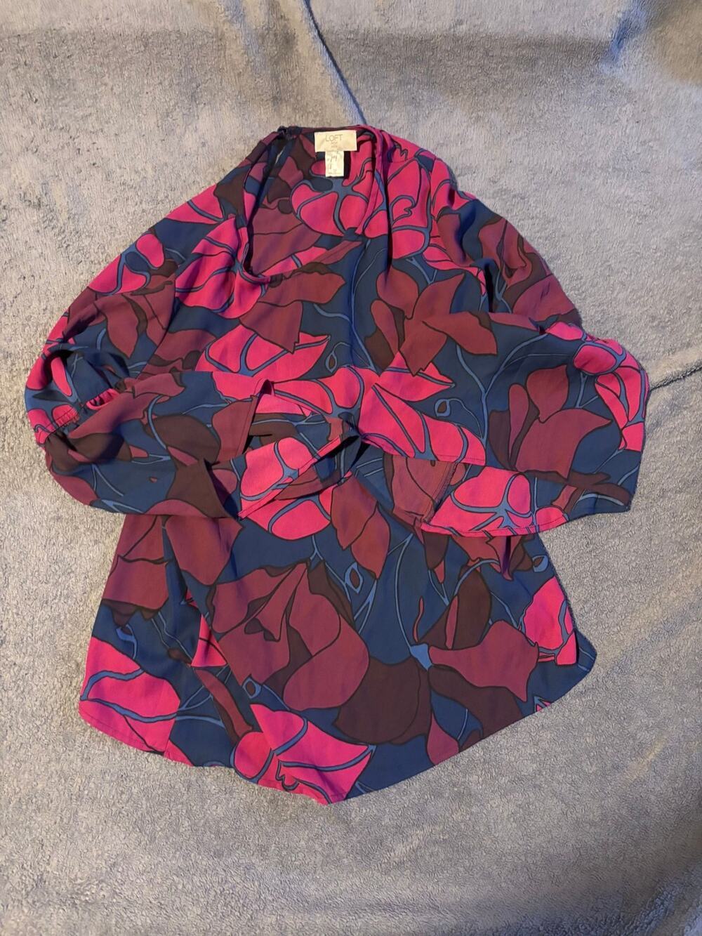 LOFT Outlet Blouse Womens S Petite Pink Navy Floral Ruffle Bell Sleeve Flowy Top